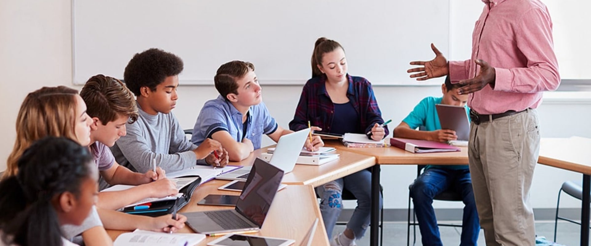 Incorporating Technology for Student Collaboration: Enhancing Teaching Techniques and Lesson Planning