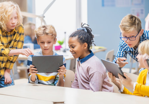 Virtual and Augmented Reality in the Classroom: Enhancing Teaching Through Digital Tools